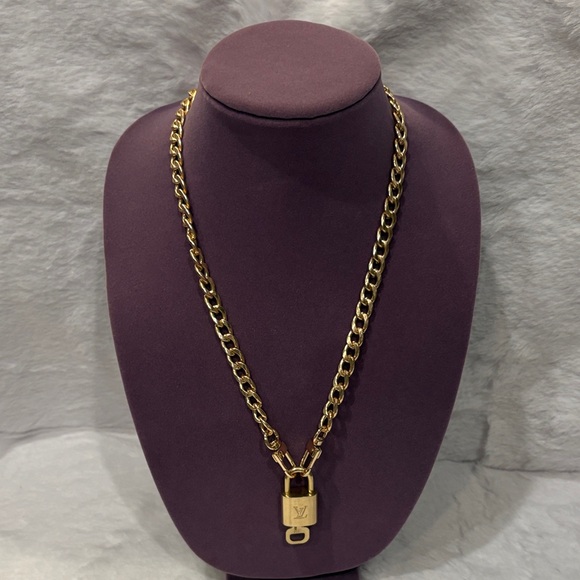 Louis Vuitton Gold Padlock - 314 - Picture 2 of 5